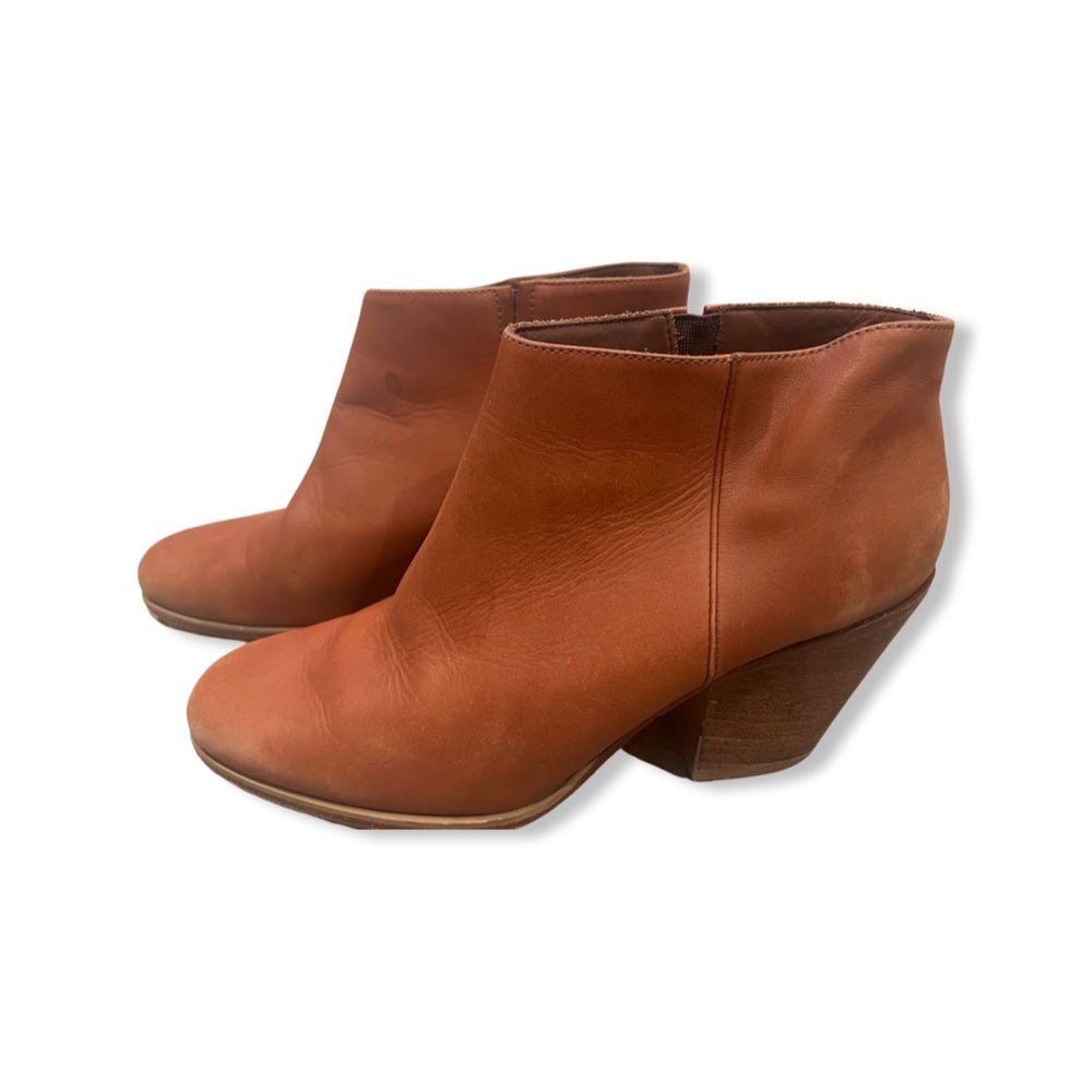Rachel Comey tan leather booties size 8 good condition